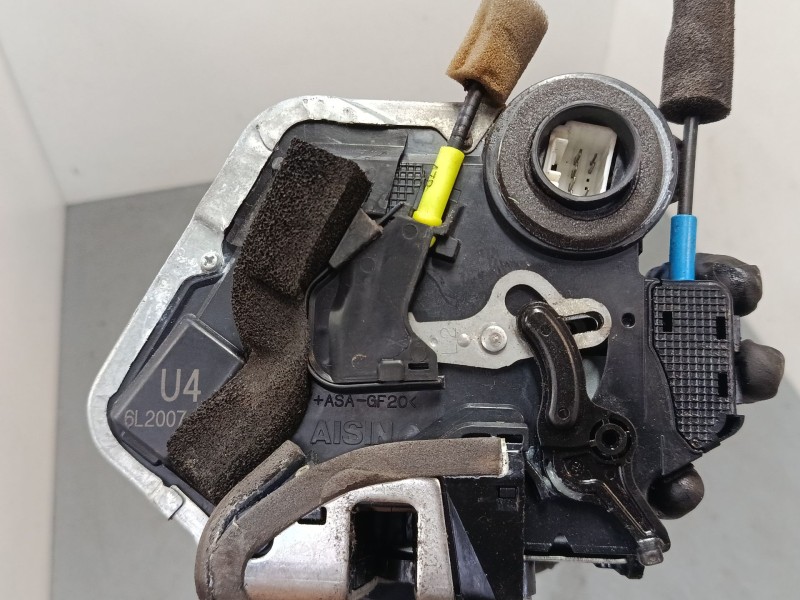Recambio de cerradura puerta trasera izquierda para lexus is ii (_e2_) 220d (ale20) referencia OEM IAM A046693  
