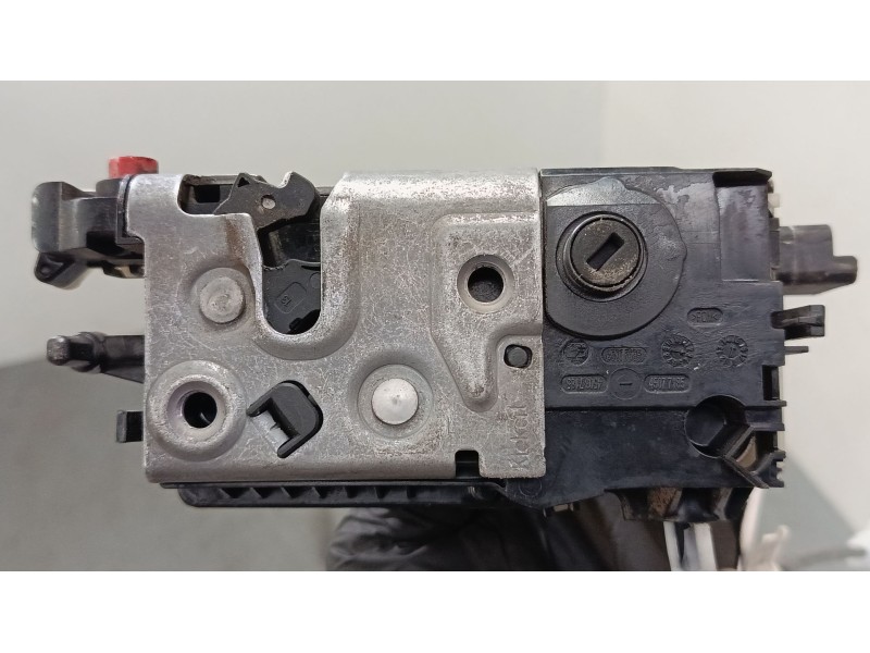 Recambio de cerradura puerta trasera izquierda para peugeot 2008 i (cu_) 1.6 hdi referencia OEM IAM 45077185  