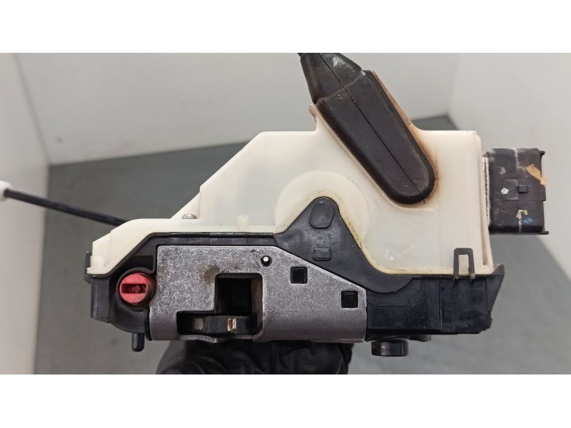 Recambio de cerradura puerta trasera izquierda para peugeot 2008 i (cu_) 1.6 hdi referencia OEM IAM 45077185  