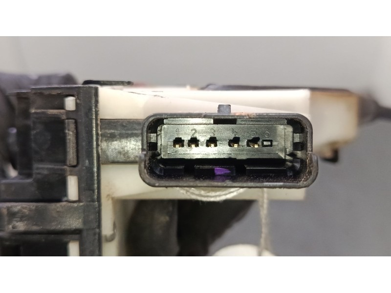 Recambio de cerradura puerta trasera izquierda para peugeot 2008 i (cu_) 1.6 hdi referencia OEM IAM 45077185  