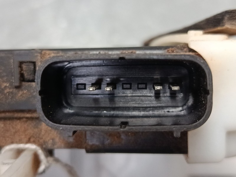 Recambio de cerradura puerta trasera izquierda para hyundai ix35 (lm, el, elh) 2.0 crdi referencia OEM IAM 814102Y010  