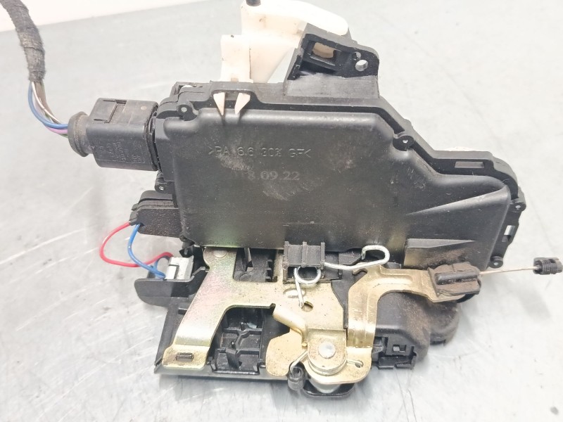 Recambio de cerradura puerta trasera izquierda para volkswagen golf iv (1j1) 1.9 tdi referencia OEM IAM   