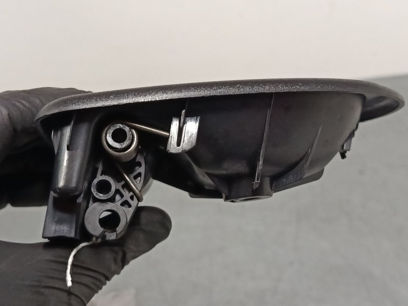 Recambio de maneta interior puerta delantera derecha para renault clio ii (bb_, cb_) 1.4 (b/cb0c, b/cb0s) referencia OEM IAM   