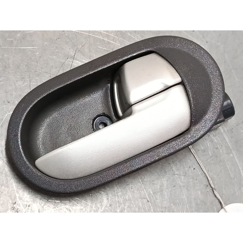 Recambio de maneta interior puerta delantera derecha para mitsubishi colt vi (z3_a, z2_a) 1.3 (z21a) referencia OEM IAM   