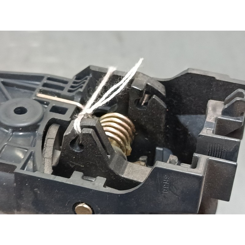 Recambio de maneta interior puerta delantera derecha para mitsubishi colt vi (z3_a, z2_a) 1.3 (z21a) referencia OEM IAM   