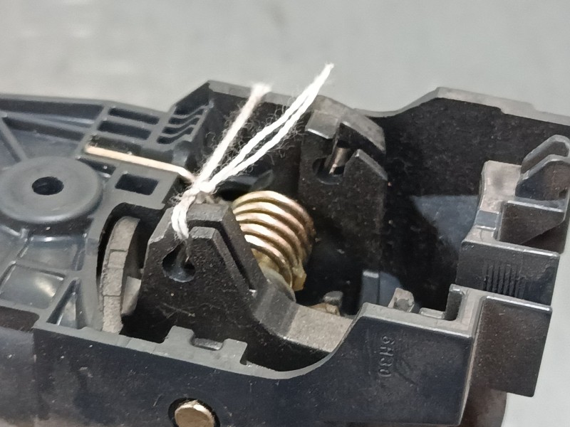 Recambio de maneta interior puerta delantera derecha para mitsubishi colt vi (z3_a, z2_a) 1.3 (z21a) referencia OEM IAM   