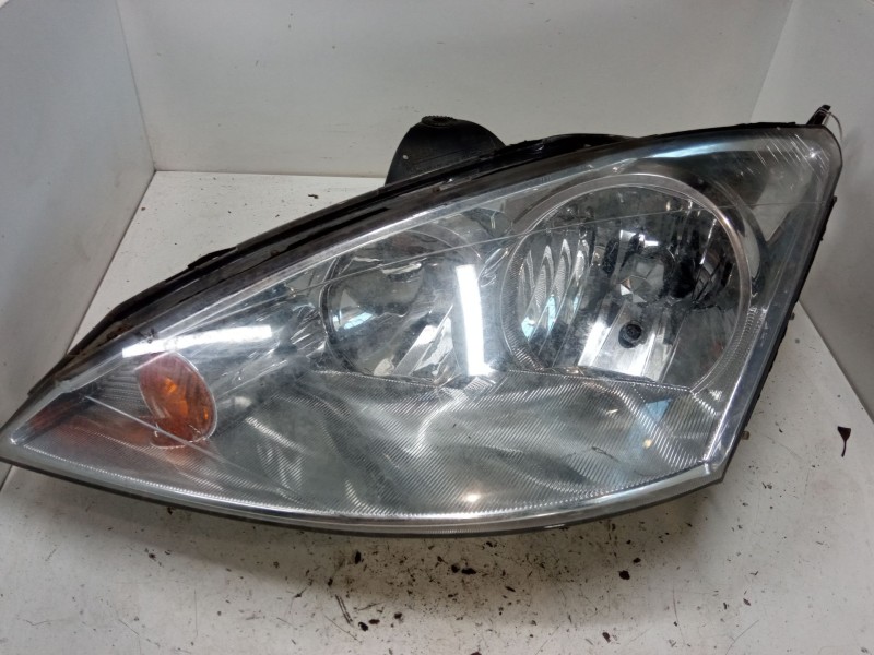 Recambio de faro izquierdo para ford focus i (daw, dbw) 1.8 turbo di / tddi referencia OEM IAM   