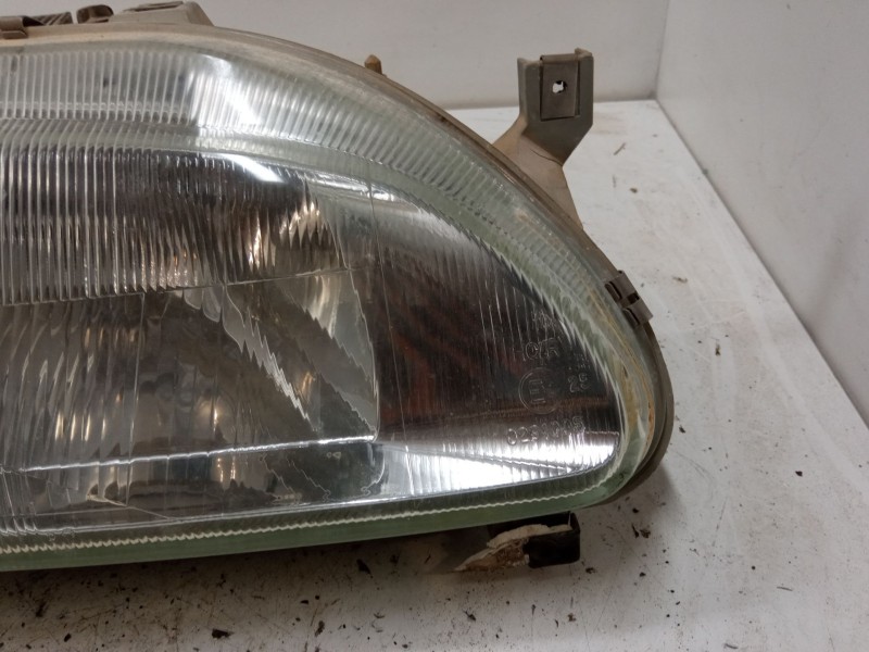 Recambio de faro derecho para renault 19 ii (b/c53_) 1.4 referencia OEM IAM   