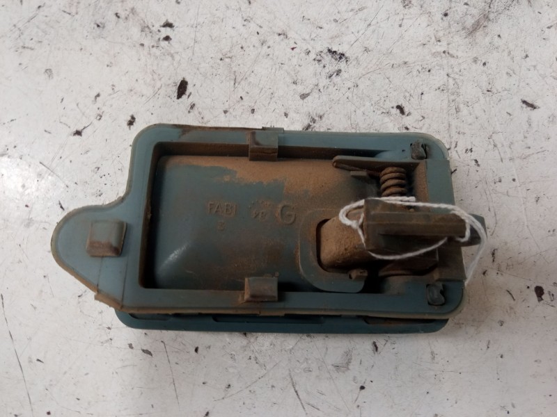 Recambio de maneta interior puerta trasera izquierda para peugeot 205 sr referencia OEM IAM   