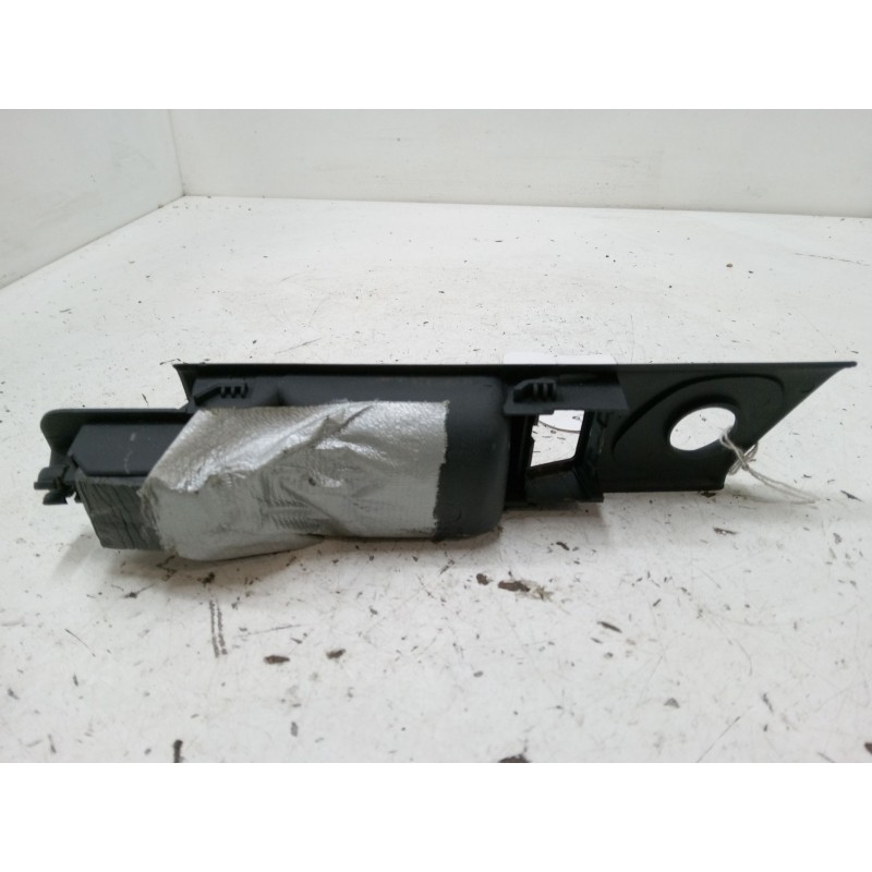 Recambio de maneta interior puerta trasera derecha para audi 100 c4 sedán (4a2) 2.3 e referencia OEM IAM   
