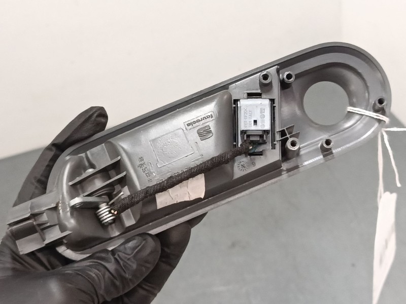 Recambio de maneta interior puerta delantera derecha para seat ibiza iii (6l1) 1.9 tdi referencia OEM IAM 6l0837114h  
