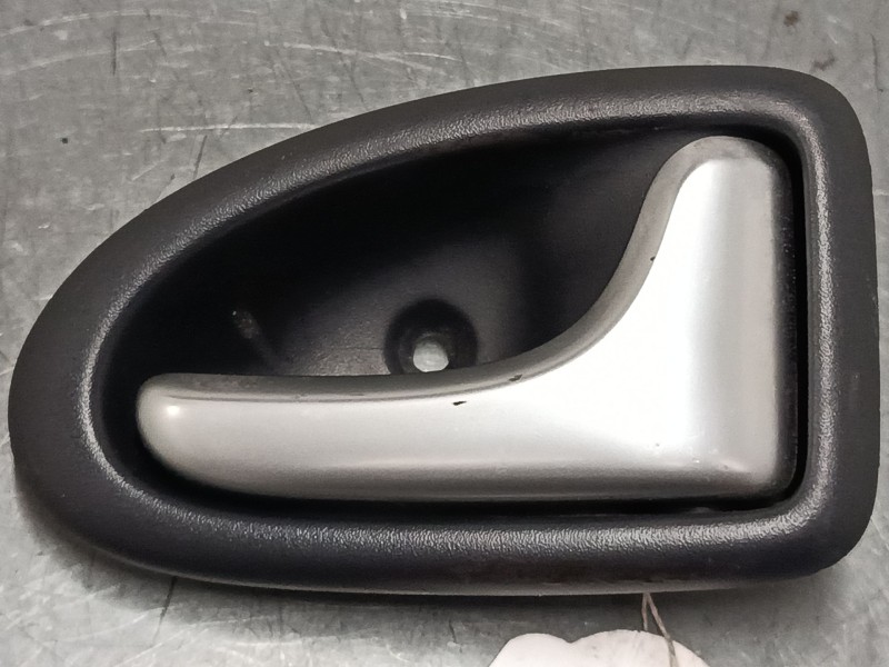Recambio de maneta interior puerta delantera derecha para renault clio ii (bb_, cb_) 1.4 16v (b/cb0p, bb13) referencia OEM IAM 8
