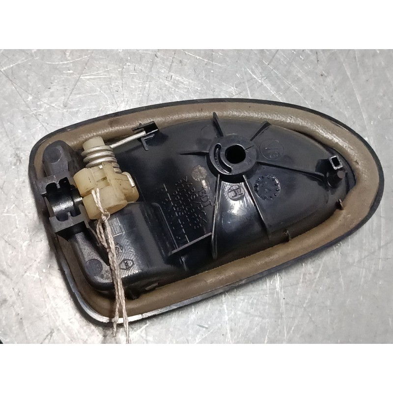 Recambio de maneta interior puerta delantera derecha para renault clio ii (bb_, cb_) 1.4 16v (b/cb0p, bb13) referencia OEM IAM 8