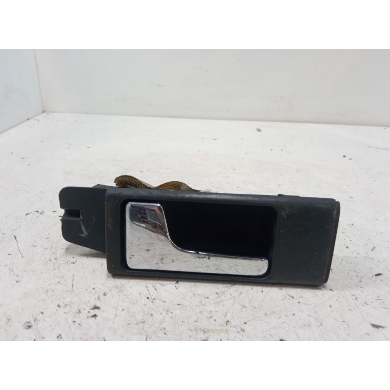 Recambio de maneta interior puerta delantera izquierda para audi 100 c4 sedán (4a2) 2.3 e referencia OEM IAM   