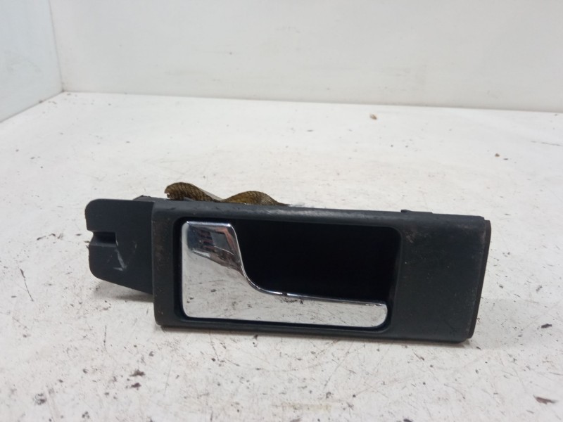 Recambio de maneta interior puerta delantera izquierda para audi 100 c4 sedán (4a2) 2.3 e referencia OEM IAM   