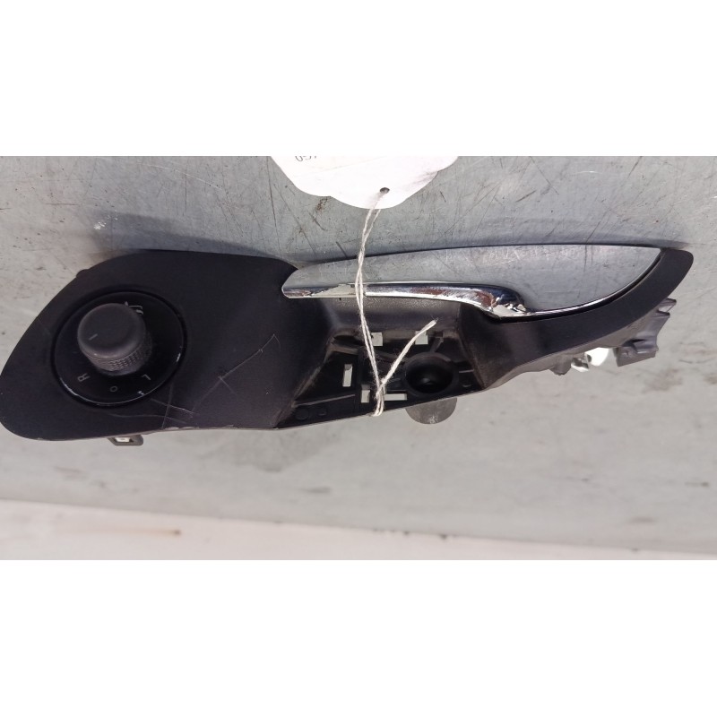 Recambio de maneta interior puerta delantera izquierda para opel insignia a sports tourer (g09) 2.0 cdti (35) referencia OEM IAM
