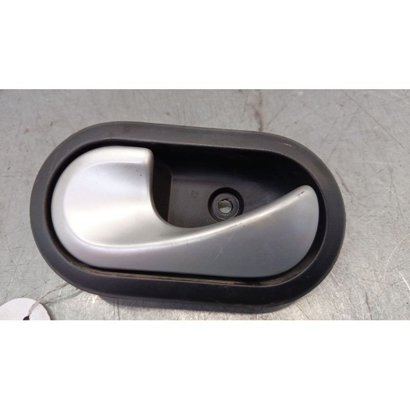 Recambio de maneta interior puerta delantera izquierda para dacia sandero (bs_) 1.2 16v referencia OEM IAM 8200733848  