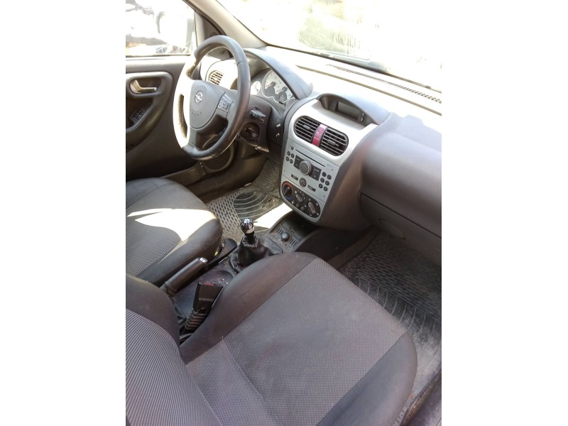 opel corsa c (x01) del año 2006