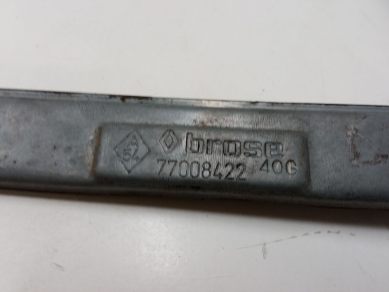 Recambio de elevalunas electrico delantero derecho para renault clio ii (bb_, cb_) 1.5 dci (b/cb07) referencia OEM IAM 77008422 