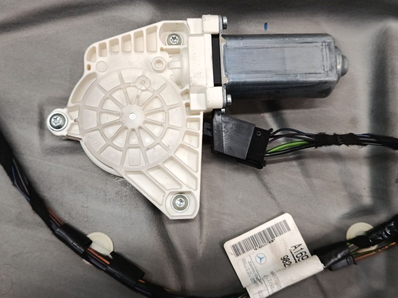 Recambio de elevalunas electrico delantero derecho para mercedes-benz clase a (w169) a 180 cdi (169.007, 169.307) referencia OEM