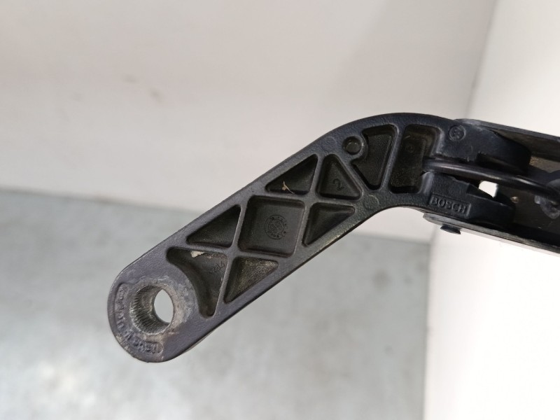 Recambio de brazo limpia delantero derecho para peugeot 206 hatchback (2a/c) 1.6 i referencia OEM IAM   