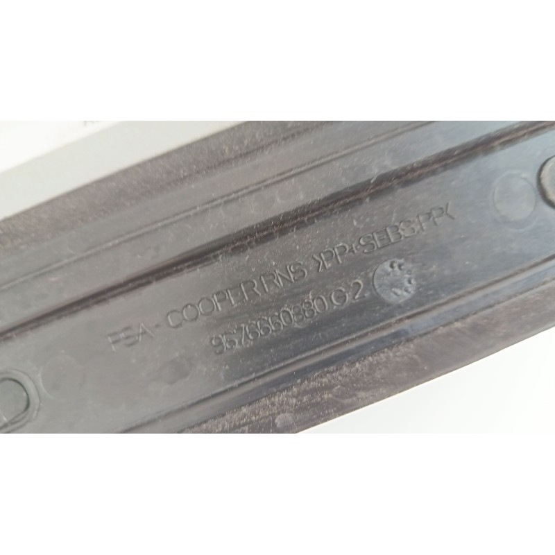 Recambio de aleta delantera izquierda para citroën c4 picasso ii 1.6 hdi 90 referencia OEM IAM 967691968001g  