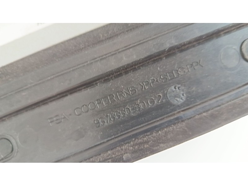 Recambio de aleta delantera izquierda para citroën c4 picasso ii 1.6 hdi 90 referencia OEM IAM 967691968001g  