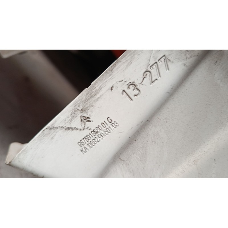 Recambio de aleta delantera izquierda para citroën c4 picasso ii 1.6 hdi 90 referencia OEM IAM 967691968001g  