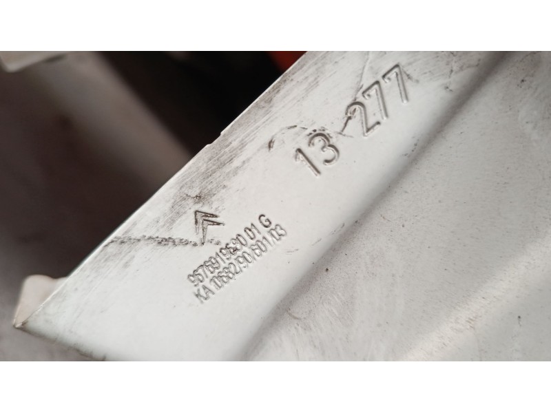 Recambio de aleta delantera izquierda para citroën c4 picasso ii 1.6 hdi 90 referencia OEM IAM 967691968001g  