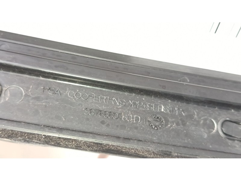 Recambio de aleta delantera derecha para citroën c4 picasso ii 1.6 hdi 90 referencia OEM IAM 967691958001D  