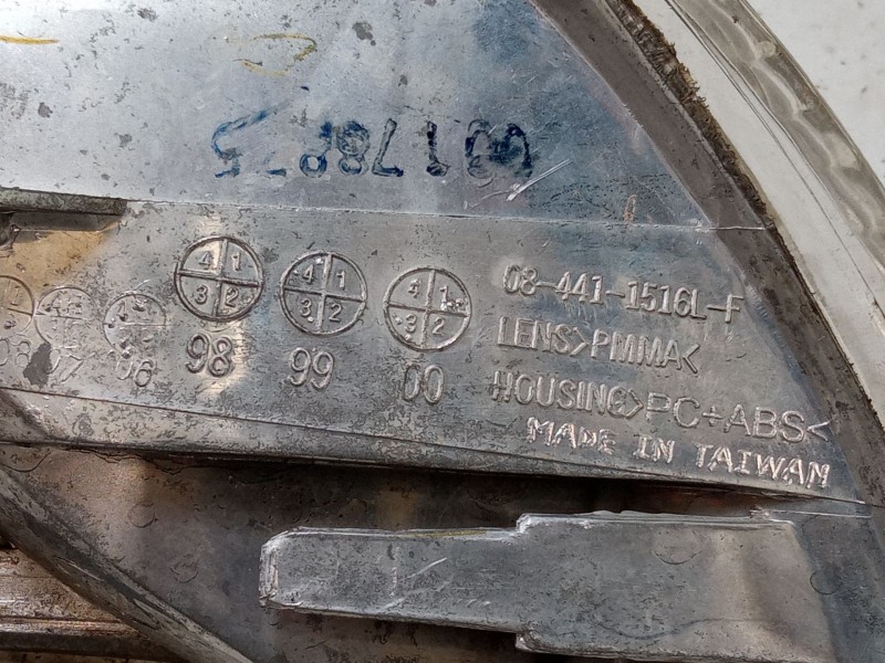 Recambio de intermitente delantero izquierdo para volkswagen passat b5 (3b2) 1.9 tdi referencia OEM IAM 084411516LF  