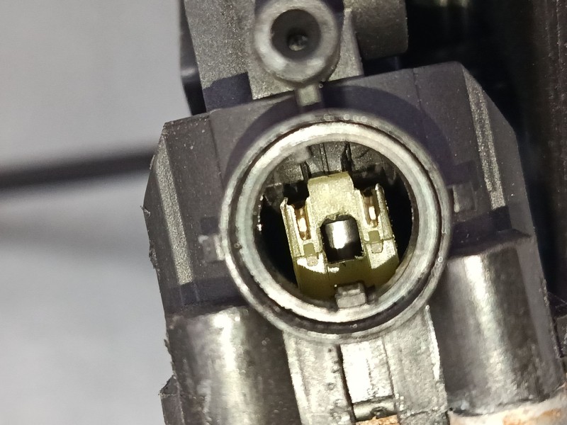 Recambio de elevalunas electrico delantero derecho para peugeot 108 1.2 referencia OEM IAM 402662A  