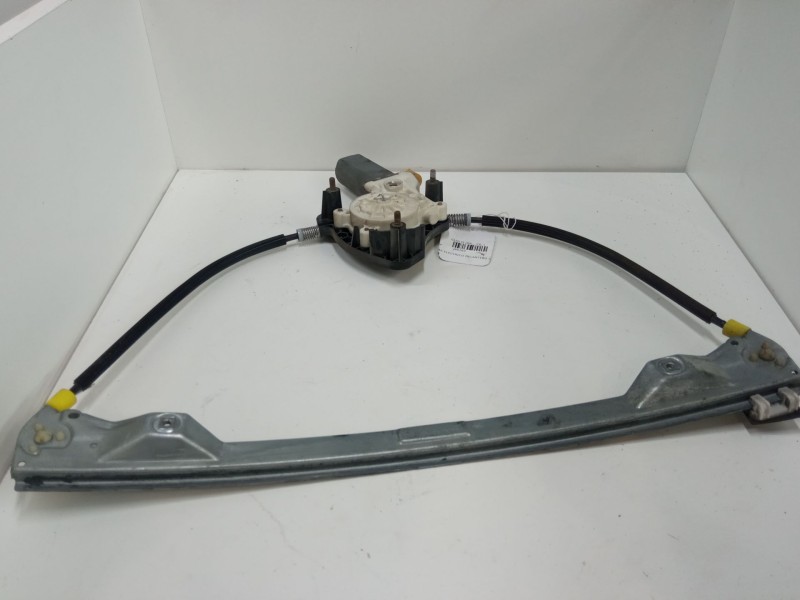 Recambio de elevalunas electrico delantero izquierdo para renault clio ii (bb_, cb_) 1.5 dci (b/cb07) referencia OEM IAM 8200209