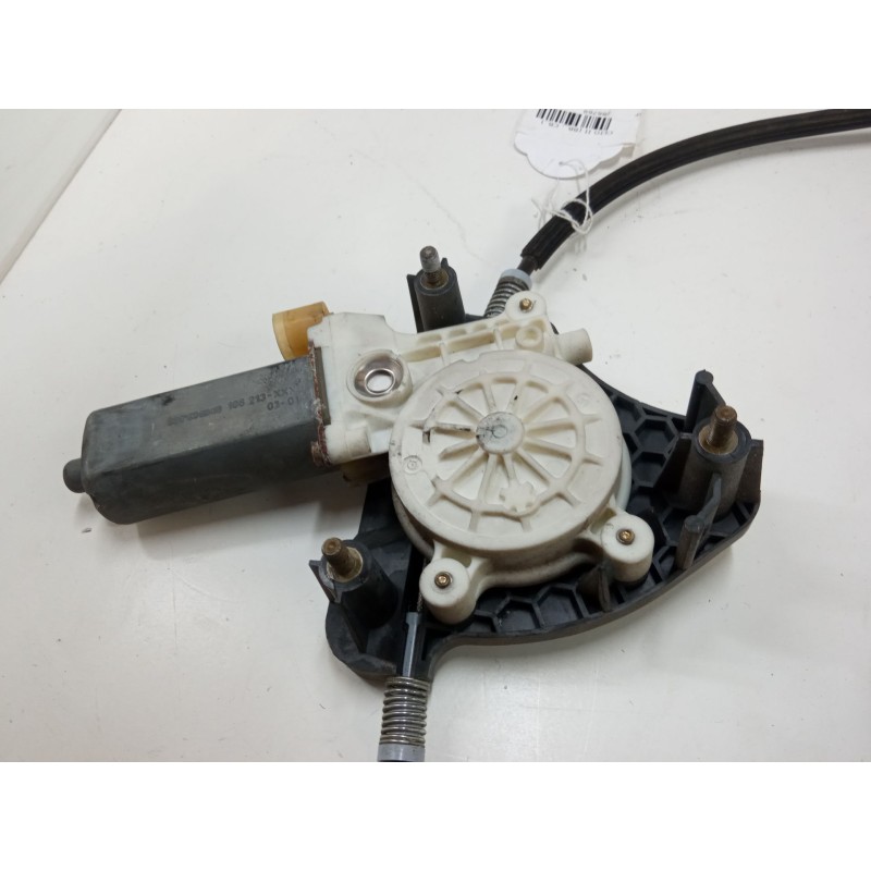 Recambio de elevalunas electrico delantero izquierdo para renault clio ii (bb_, cb_) 1.5 dci (b/cb07) referencia OEM IAM 8200209