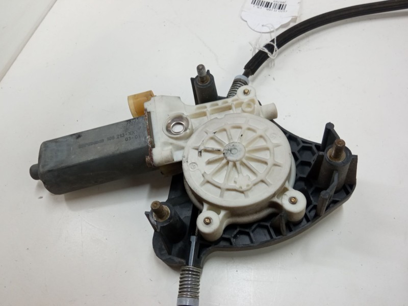 Recambio de elevalunas electrico delantero izquierdo para renault clio ii (bb_, cb_) 1.5 dci (b/cb07) referencia OEM IAM 8200209