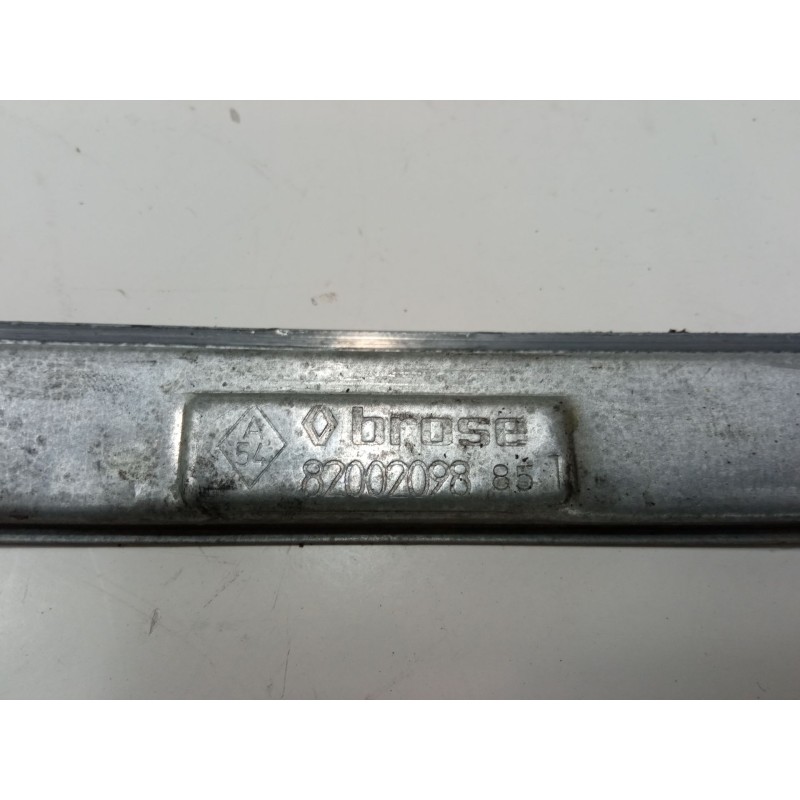Recambio de elevalunas electrico delantero izquierdo para renault clio ii (bb_, cb_) 1.5 dci (b/cb07) referencia OEM IAM 8200209
