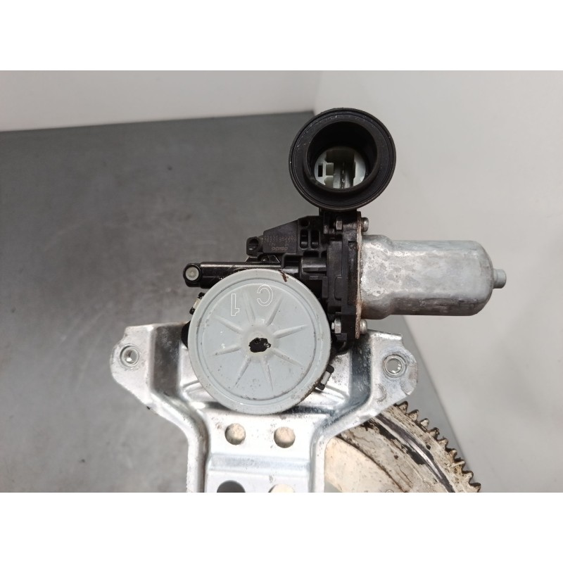 Recambio de elevalunas electrico delantero derecho para suzuki swift iii (mz, ez) 1.3 ddis (rs 413d) referencia OEM IAM 8343063J