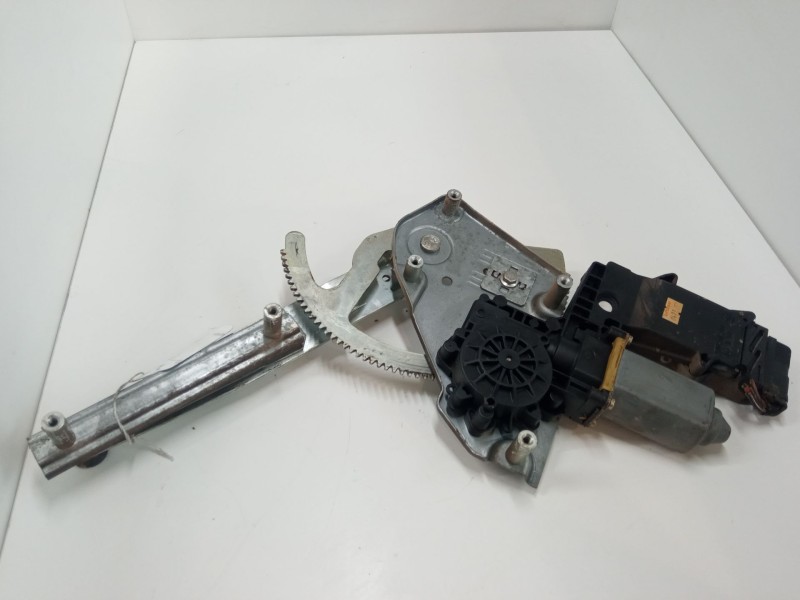 Recambio de elevalunas electrico trasero izquierdo para volkswagen golf iii cabriolet (1e7) 1.8 referencia OEM IAM 1E0959811B  