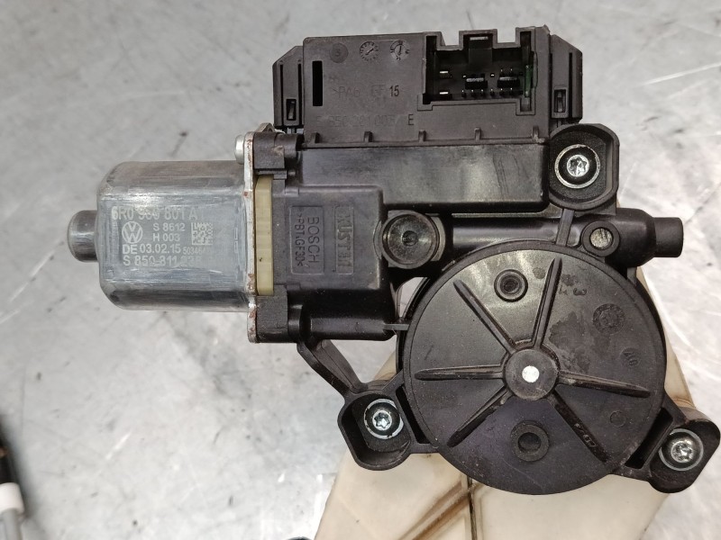Recambio de elevalunas electrico delantero izquierdo para volkswagen polo v (6r1, 6c1) 1.4 tdi referencia OEM IAM 0130822531  