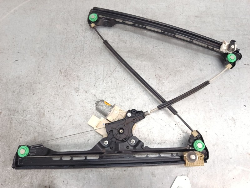 Recambio de elevalunas electrico delantero derecho para citroën c4 picasso ii 1.6 hdi 90 referencia OEM IAM 9675924680  