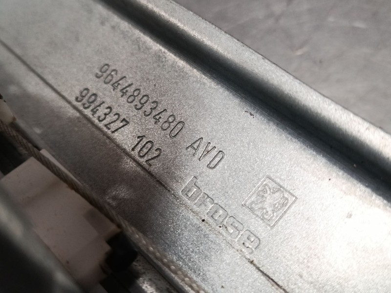 Recambio de elevalunas electrico delantero derecho para peugeot 407 (6d_) 1.6 hdi 110 (6d9hzc, 6d9hyc) referencia OEM IAM 964489