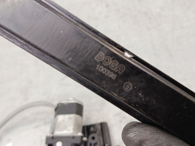 Recambio de elevalunas electrico delantero derecho para land rover freelander i (l314) 2.0 di 4x4 referencia OEM IAM   