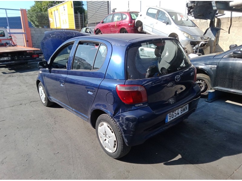 toyota yaris (_p1_) del año 2001
