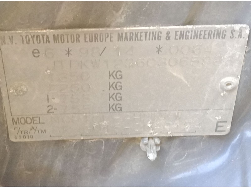 toyota yaris (_p1_) del año 2001