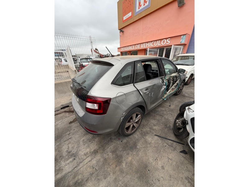 skoda rapid spaceback (nh1) del año 2019