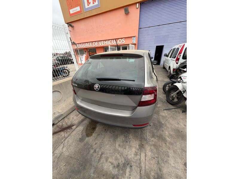 skoda rapid spaceback (nh1) del año 2019