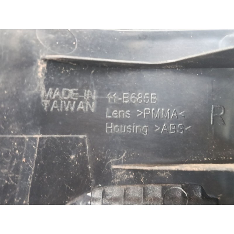 Recambio de piloto trasero derecho para mercedes-benz vito / mixto furgoneta (w639) 111 cdi (639.601, 639.603, 639.605) referenc