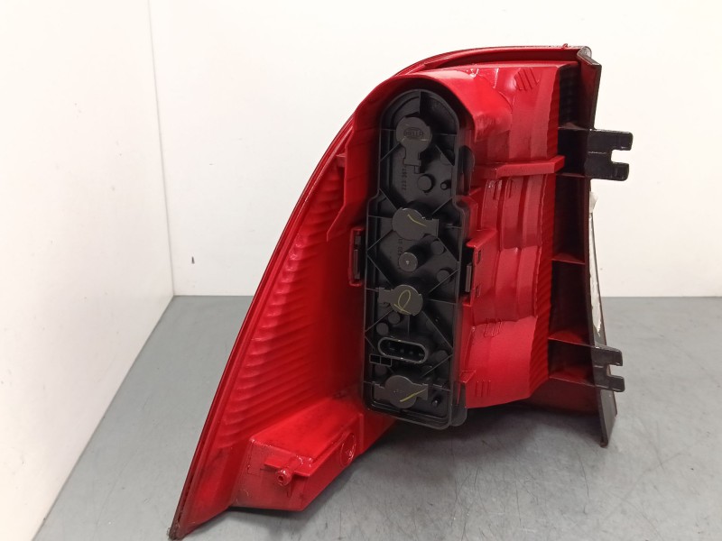 Recambio de piloto trasero derecho para mercedes-benz clase m (w163) ml 270 cdi (163.113) referencia OEM IAM 1638202664  