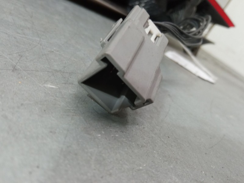 Recambio de piloto trasero derecho para ford transit connect v408 furgoneta/monovolumen 1.6 tdci referencia OEM IAM 10083  