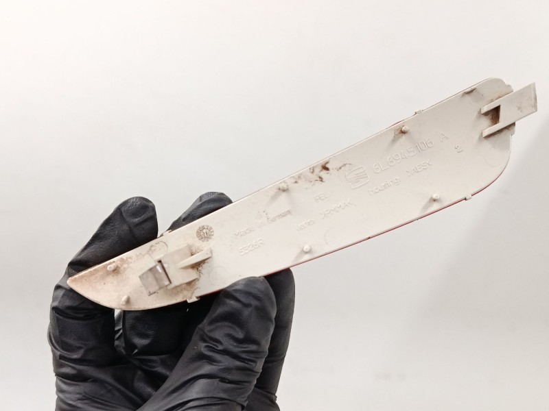 Recambio de catadioptrico trasero derecho para seat ibiza iii (6l1) 1.9 tdi referencia OEM IAM 6L6945106A  